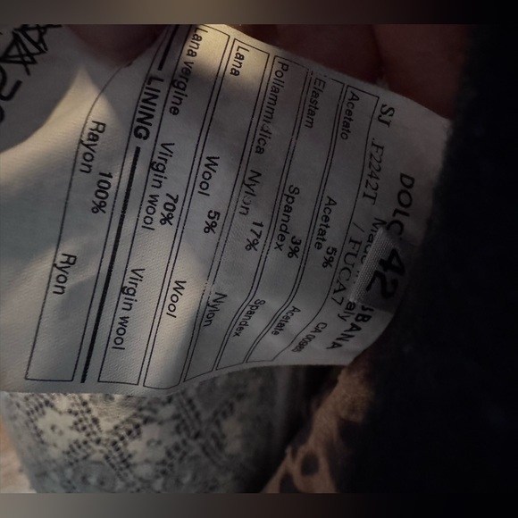 DOLCE & GABBANA COAT. Black vintage coat with leopard pattern on the inside. - Picture 7 of 8